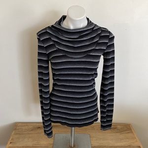 ATHLETA Women’s long sleeve top size S